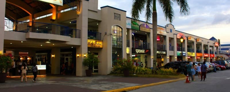 Paseo Outlet offers wide open spaces to help accommodate social distancing